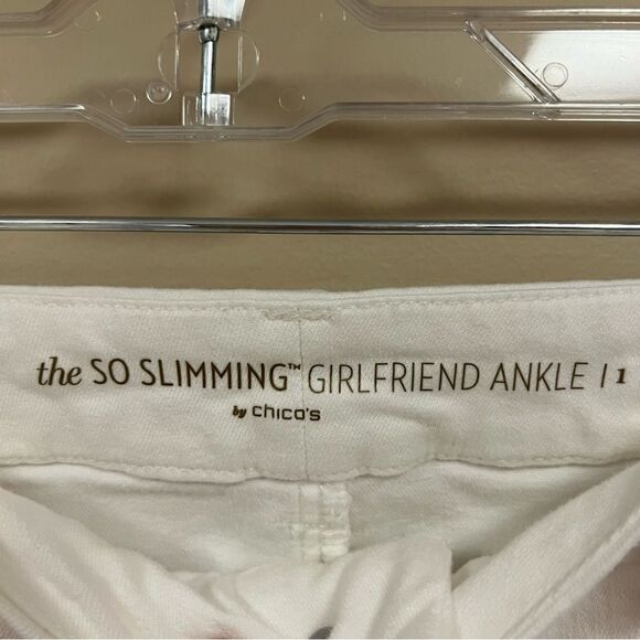 Chicos white distressed so slimming jeans size 1( M) - Picture 5 of 7
